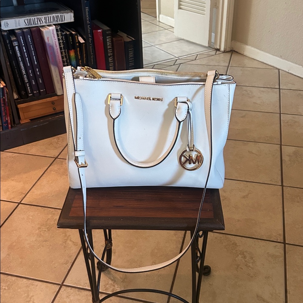 SHIPPING only $4.99!! Michael Kors OffWhite Large Sachel . New dust bag included